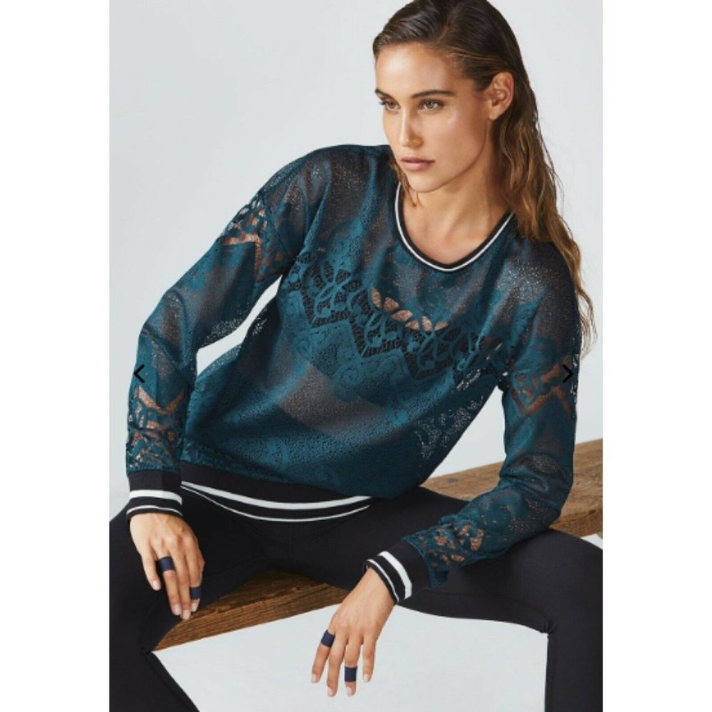 Fabletics Shirt Size Small Teal Floral‎ Breathable Top Fitness Lace Tunic